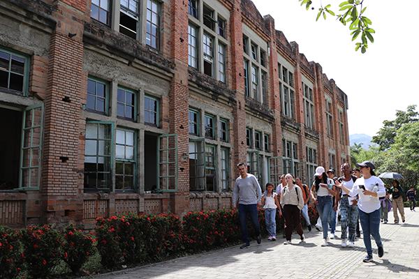 Recorrido por el campus El Volador, organizado por la Dirección de Bienestar de la Sede. Foto Facultad de Ciencias de la Vida.
