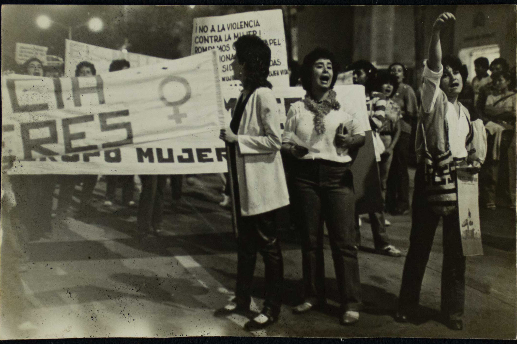 El Laboratorio de Fuentes Históricas conserva el archivo de la Corporación Vamos Mujer, que resguarda memoria de las conmemoraciones del 25N. Foto de Laboratorio de Fuentes Históricas UNAL Medellín