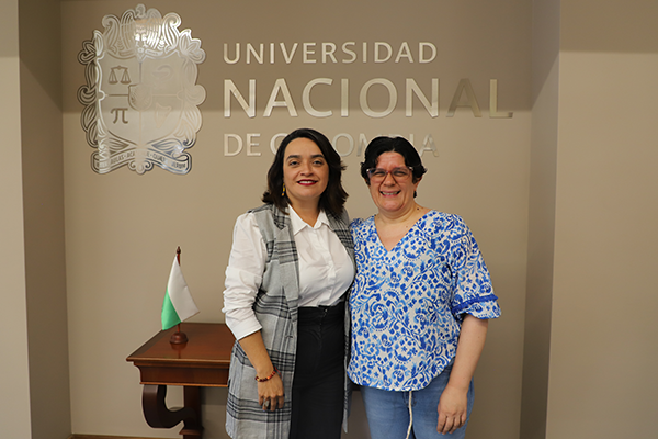 La historiadora Clara Isabel Arismendi Ospina fue posesionada por la vicerrectora de la Sede Medellín como asesora de la Dirección de Investigación y Extensión. Foto Unimedios.