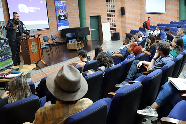 La Comisión encargada de recolectar propuestas para la composición, organización y funcionamiento de la Mesa Constituyente, ha presentado la propuesta en distintas sedes. Foto de Unimedios.
