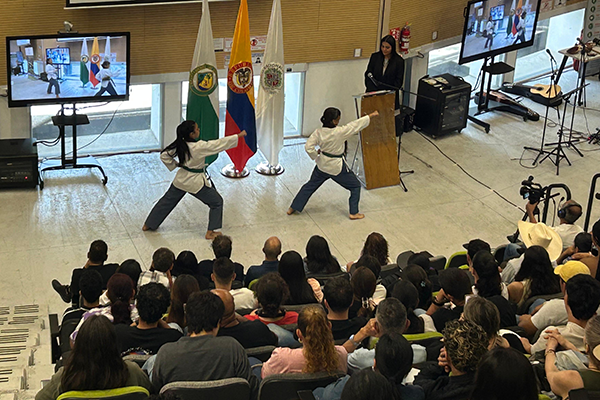 Algunos integrantes de equipos deportivos representativos mostraron sus talentos y la oportunidad que ofrece la UNAL Medellín de hacer parte de ellos. Foto de Unimedios.
