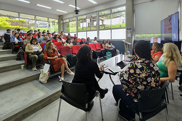 El espacio estuvo coordinado por las docentes Lirio Gutiérrez y Elena Butti. Foto FCHE.