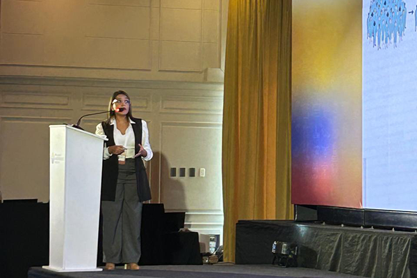 Laura Silva Pérez Restrepo, coordinadora científica del Laboratorio Genómico One Health de la UNAL Medellín. Foto de Unimedios.