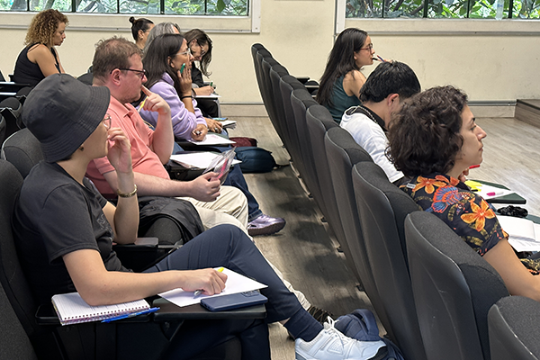El espacio formativo buscaba la reflexión sobre el lugar que ocupa el género en las prácticas cotidianas, las relaciones institucionales y en las apuestas de la Universidad. Foto Unimedios.