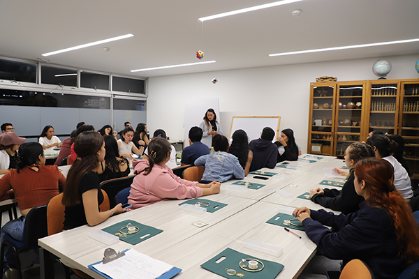 El taller de atrapasoles tuvo gran acogida. Foto de Unimedios.