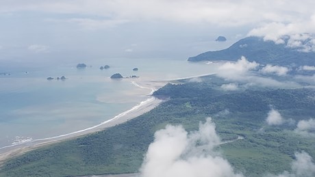 Los investigadores hicieron observaciones del Chorro del Chocó desde el espacio, el aire y la tierra. Fotos: cortesía OTREC.