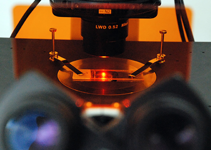 El microscopio holográfico con lentes fue patentado en 2017.