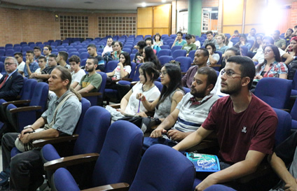 La delegación de la UCC conversó con los estudiantes interesados en hacer intercambios en su universidad.